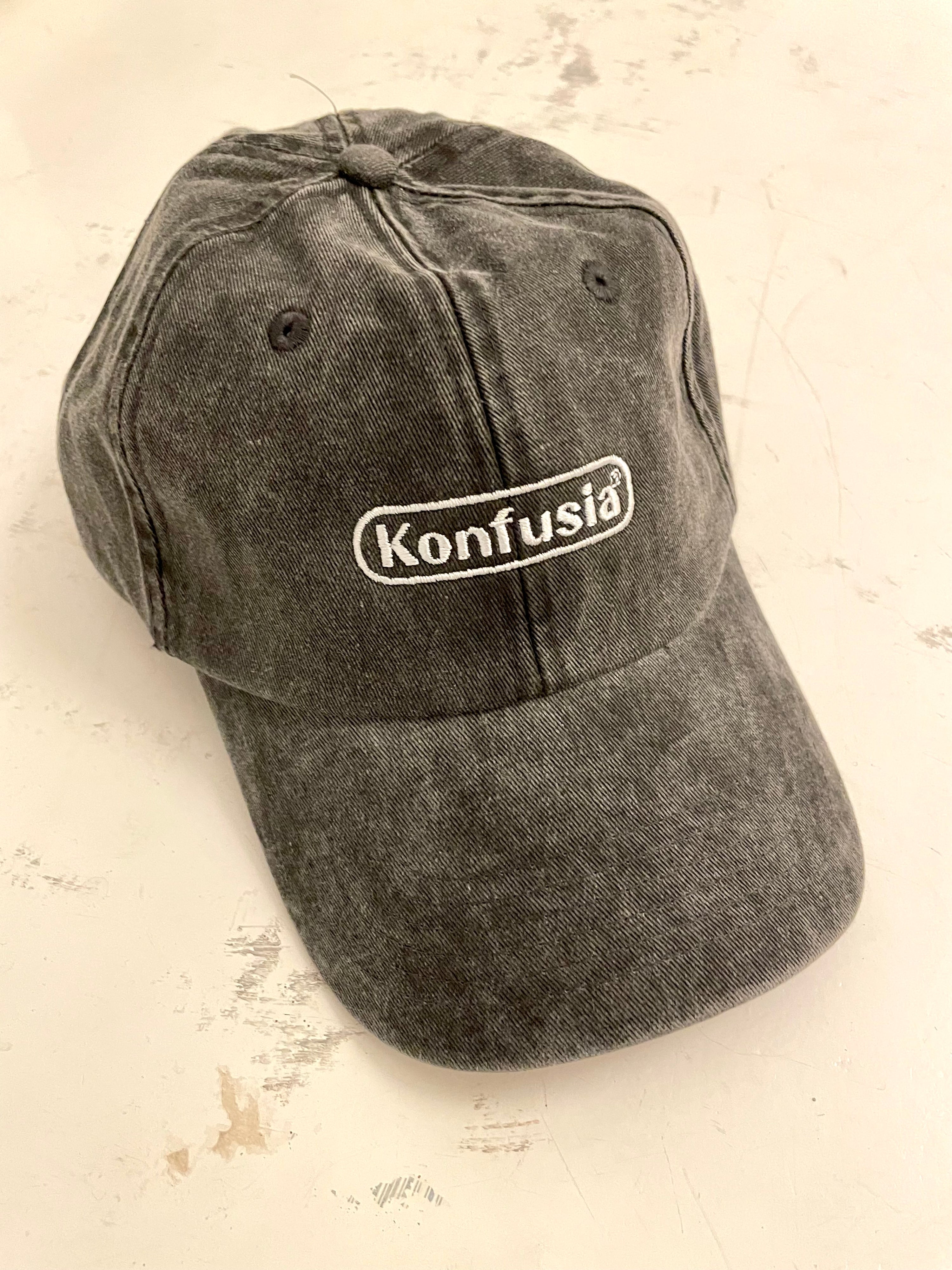 Konfusia Cap